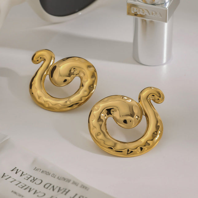 Jieding European and American stainless steel snake stud earrings with a sense of design and niche earrings, light luxury titanium steel jewelry do not fade across the border