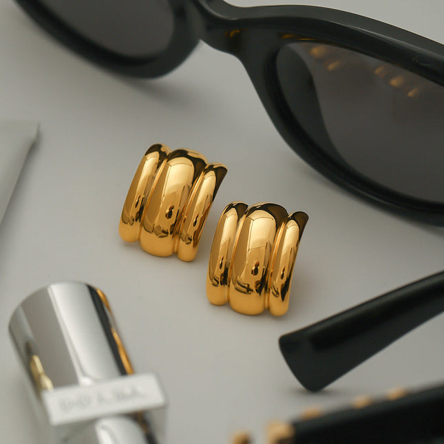 Jieding European and American titanium steel stud earrings, light luxury earrings, niche high-end earrings, stainless steel jewelry, earrings, cross-border