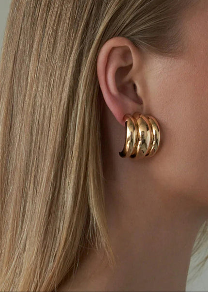 Jieding European and American titanium steel stud earrings, light luxury earrings, niche high-end earrings, stainless steel jewelry, earrings, cross-border