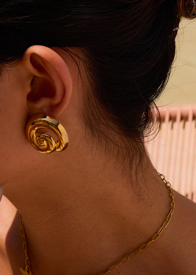 Jieding European and American hot-selling titanium steel earrings do not fade, light luxury, high-end stainless steel earrings, design sense of niche jewelry