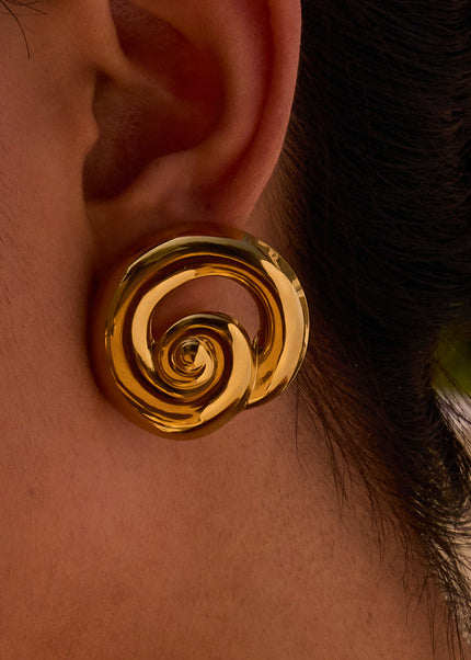 Jieding European and American hot-selling titanium steel earrings do not fade, light luxury, high-end stainless steel earrings, design sense of niche jewelry