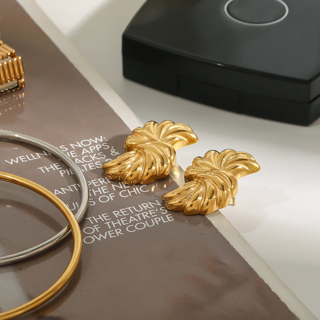 Jieding European and American titanium steel stud earrings luxury earrings retro earrings cross-border stainless steel jewelry