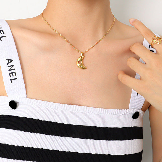 Japanese and Korean ins style choker zircon moon hollow love pendant necklace titanium steel plated 18 real gold necklace jewelry