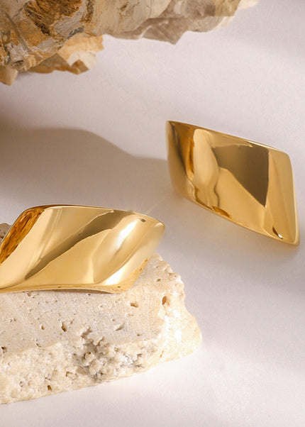 Jieding European and American stainless steel plated 18k gold geometric stud earrings are versatile, simple commuter earrings, foreign trade temperament earrings, women