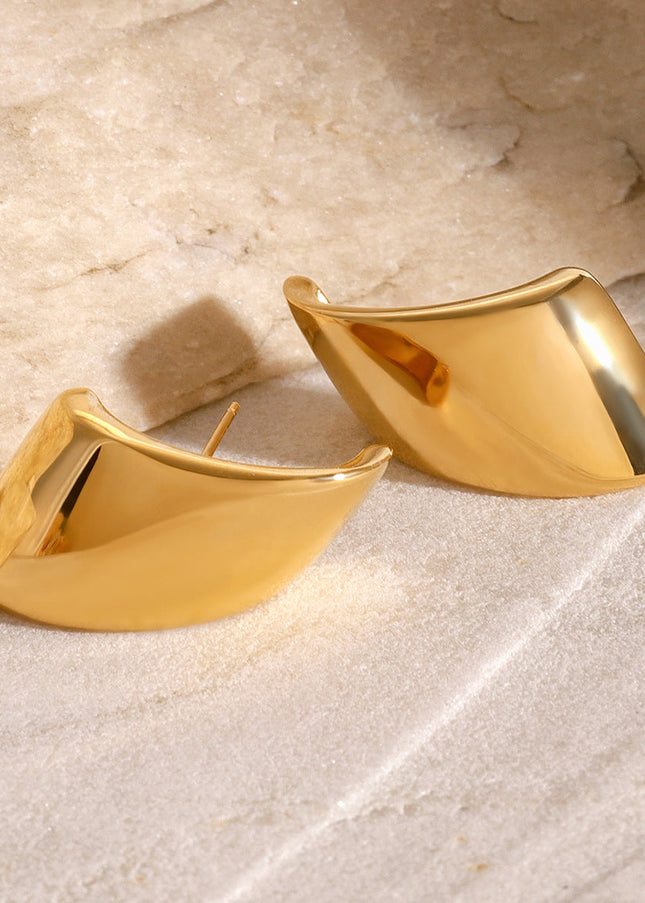 Jieding European and American stainless steel plated 18k gold geometric stud earrings are versatile, simple commuter earrings, foreign trade temperament earrings, women