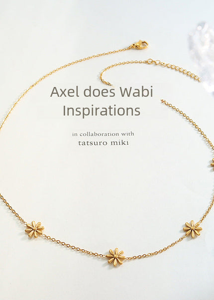 Fairy temperament, floral fresh design, daisy titanium steel gold-plated necklace does not fade, the same jewelry of Internet celebrity bloggers