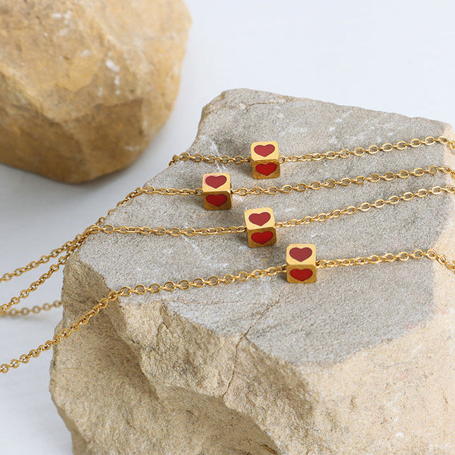 New simple niche design sweet wind cartoon square heart titanium steel pendant necklace fashion and versatile jewelry women