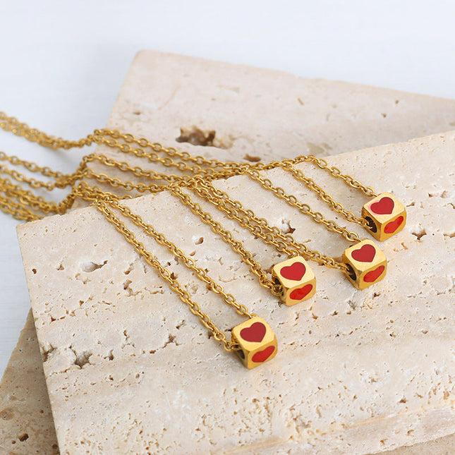 New simple niche design sweet wind cartoon square heart titanium steel pendant necklace fashion and versatile jewelry women