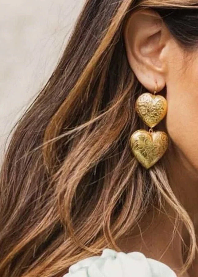 Jieding European and American stainless steel love earrings, high-end exaggerated earrings, titanium steel earrings, cross-border earrings women