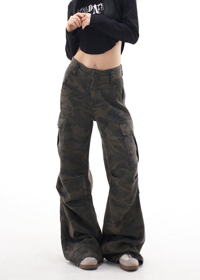 Green Retro Camouflage Cargo Pants Women’s Wide-Leg Jeans - Women’s Jeans