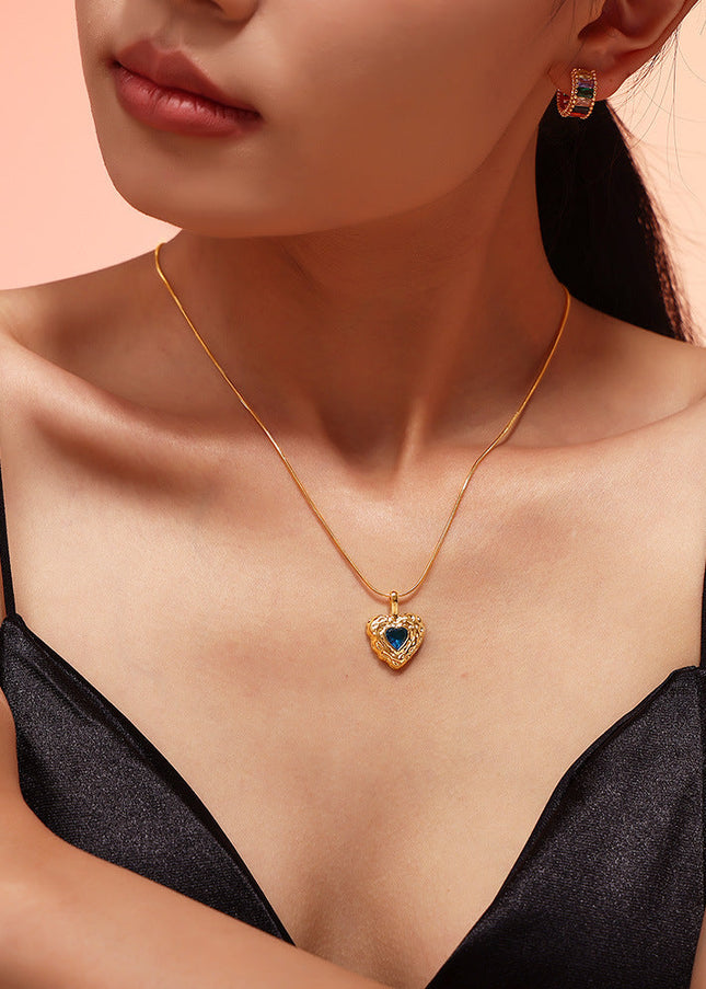 Vintage hammered copper crystal love pendant ins cold wind girl sweet niche design clavicle chain accessories