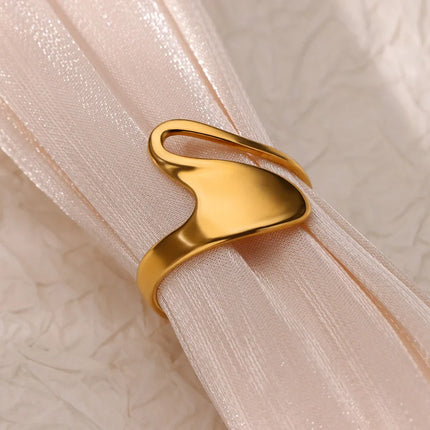 Hayhay Ring