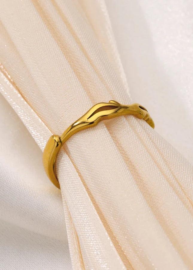 Henriette Ring
