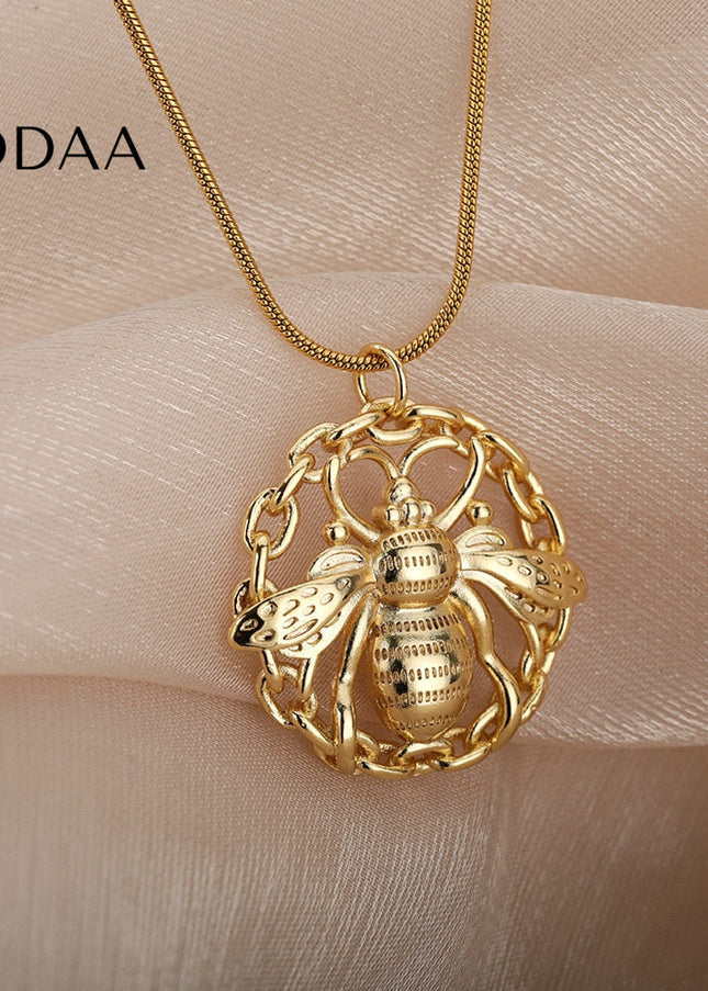 Hive Pendant Necklace | Gold Large Insect Chain - Gold - Necklaces