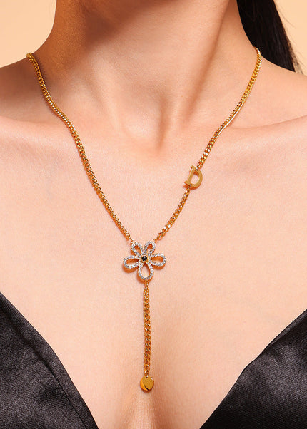 Holly Necklace