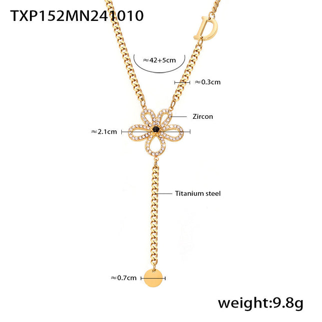 Holly Necklace