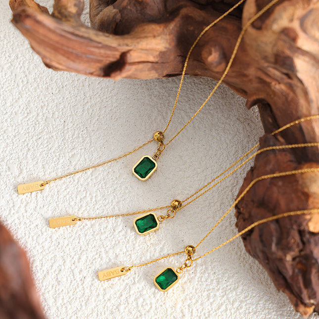 Retro Hong Kong style palace emerald zircon tassel English letter simple necklace clavicle chain temperament girl jewelry