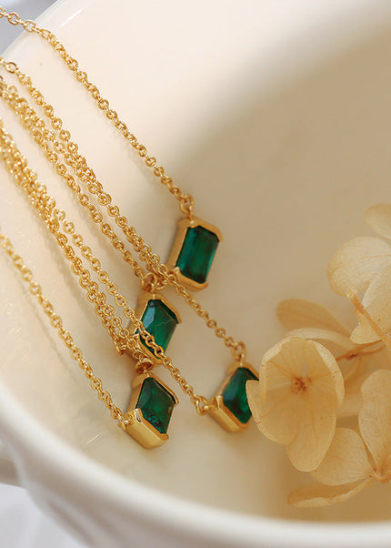 European and American neutral style, retro non-fading, light luxury jewelry, niche design, square copper pendant, inlaid green zircon necklace