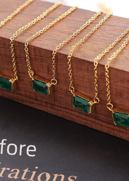 European and American neutral style, retro non-fading, light luxury jewelry, niche design, square copper pendant, inlaid green zircon necklace