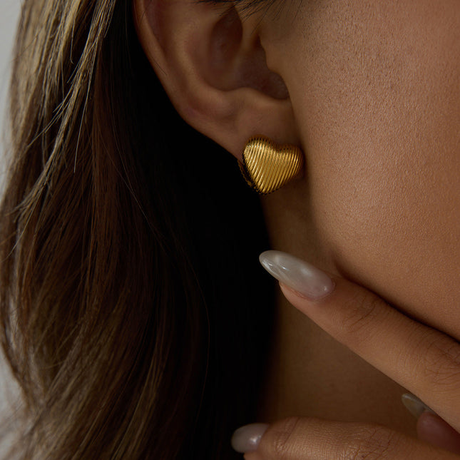 Jieding cross-border love stud earrings, stainless steel earrings, light luxury, high-end earrings, women's design, titanium steel jewelry cross-border