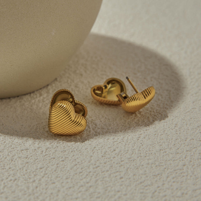 Jieding cross-border love stud earrings, stainless steel earrings, light luxury, high-end earrings, women's design, titanium steel jewelry cross-border