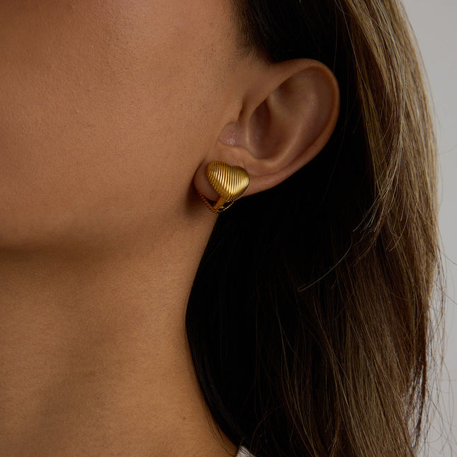 Jieding cross-border love stud earrings, stainless steel earrings, light luxury, high-end earrings, women's design, titanium steel jewelry cross-border