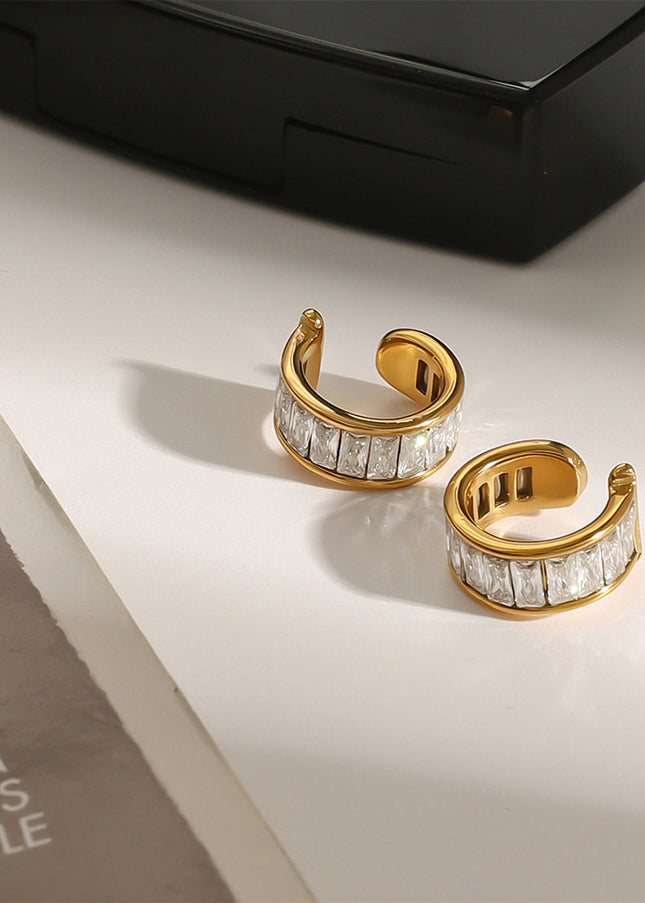 Jieding European and American stainless steel pierced ear clips, high-end rhinestone ear skull clips, titanium steel earrings, cross-border earrings