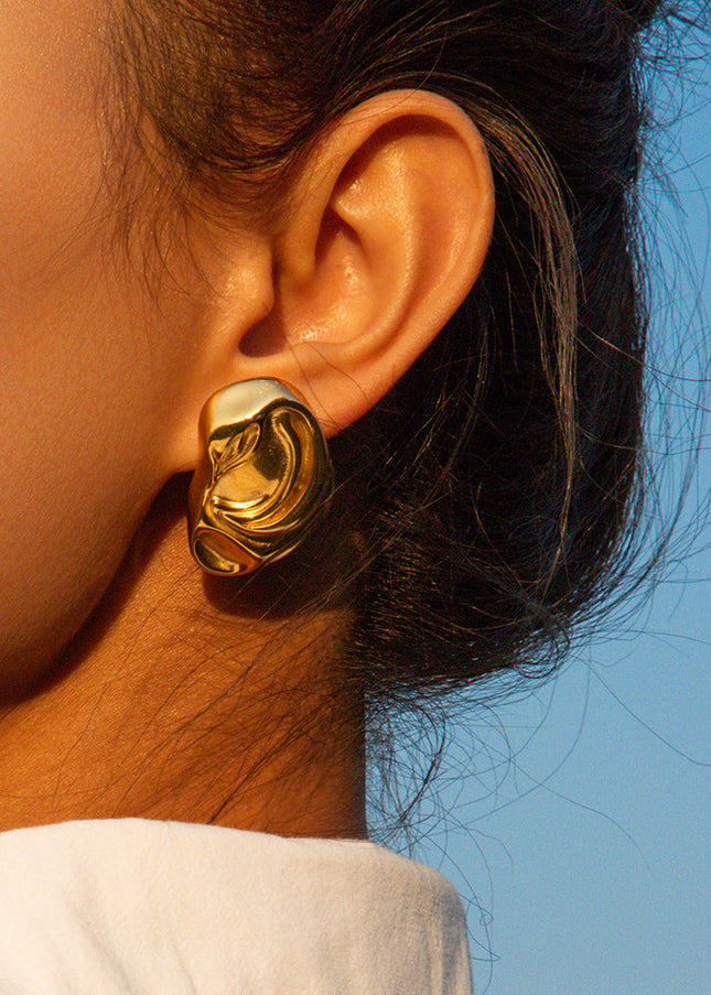 Jieding European and American titanium steel stud earrings, light luxury, high-end earrings, non-fading earrings, stainless steel 18k gold jewelry, cross-border