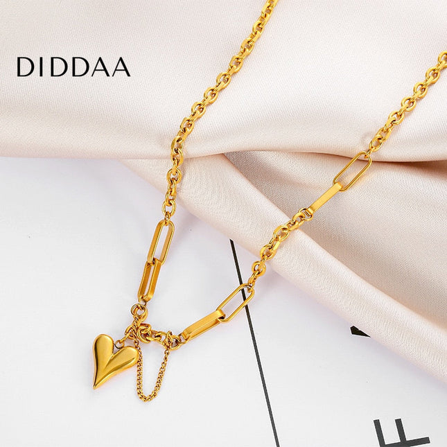 Louver Pendant Necklace | Gold Love Heart Chain - Gold - Necklaces