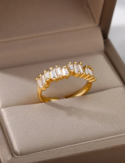 Lucia Ring