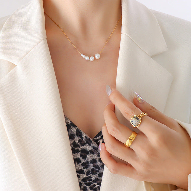 Miri's new Korean version of Dongdaemun imitation pearl necklace women's minimalist fashion personality vertical chain titanium steel plated with 18K gold