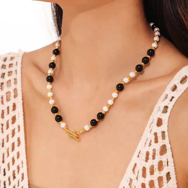 Cross-border light luxury style: black agate, white shell, beaded necklace, clavicle chain, fashionable and versatile temperament, titanium steel OT buckle necklace