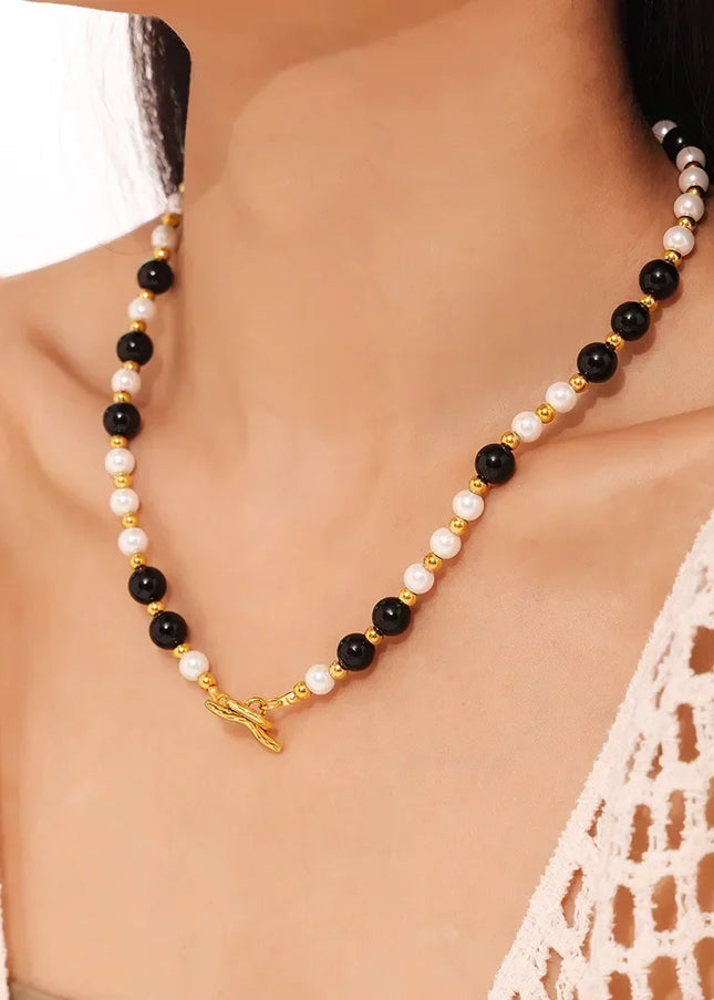 Cross-border light luxury style: black agate, white shell, beaded necklace, clavicle chain, fashionable and versatile temperament, titanium steel OT buckle necklace