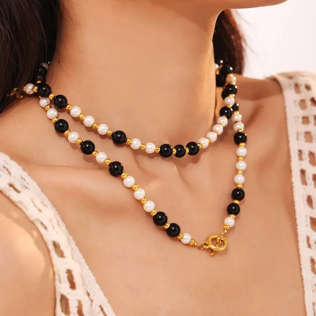 Cross-border light luxury style: black agate, white shell, beaded necklace, clavicle chain, fashionable and versatile temperament, titanium steel OT buckle necklace