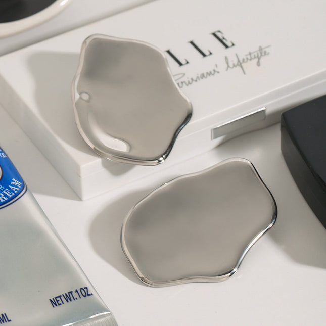 Jieding European and American exaggerated titanium steel stud earrings, light luxury, high-end earrings, stainless steel jewelry, cross-border earrings