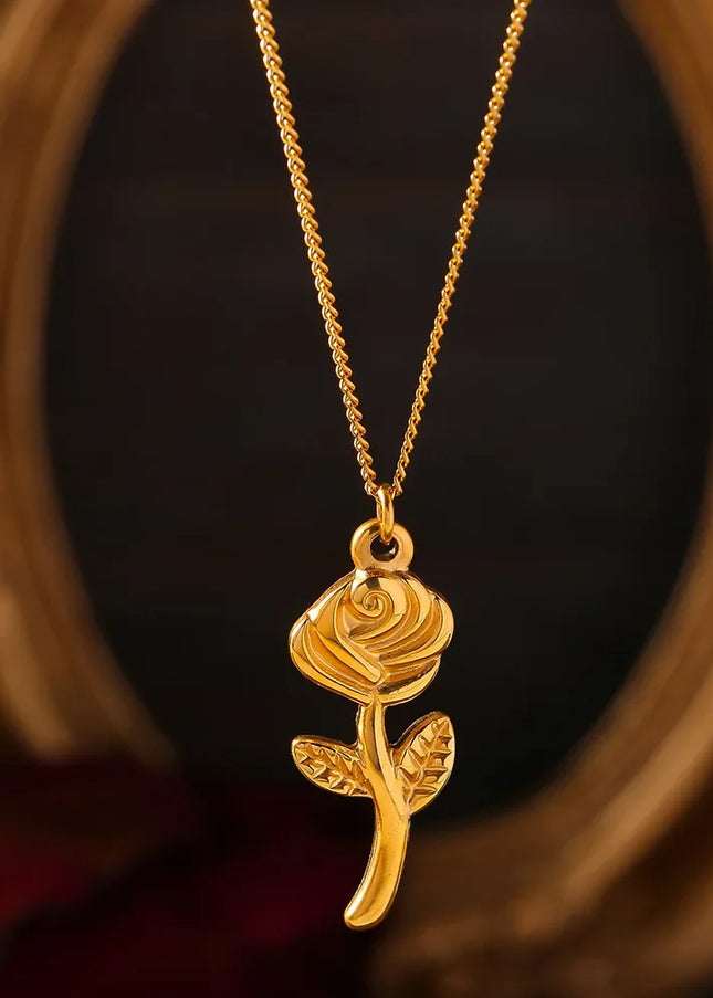 European and American personality fashion, simple niche sweet jewelry, geometric three-dimensional rose pendant, titanium steel gold-plated necklace