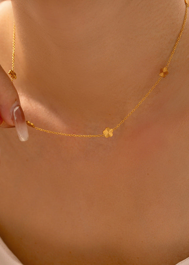 European and American ins style Xiao Qiao flower clavicle chain temperament elegant design titanium steel plated 18k real gold niche jewelry wholesale