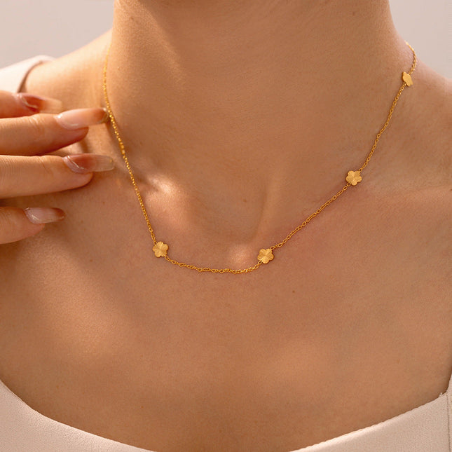 European and American ins style Xiao Qiao flower clavicle chain temperament elegant design titanium steel plated 18k real gold niche jewelry wholesale
