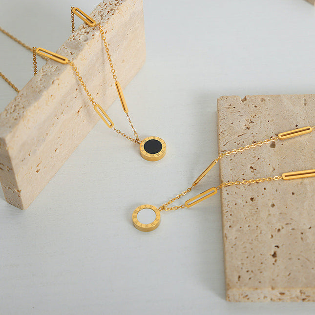 Cross-border new high-end light luxury niche design personality simple titanium steel gold-plated black and white mother-of-pearl necklace jewelry female