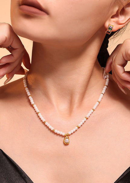 Mystery Li light luxury Shi Jia shell beads beaded handmade necklace female titanium steel plated 18k gold sweet clavicle chain spot wholesale