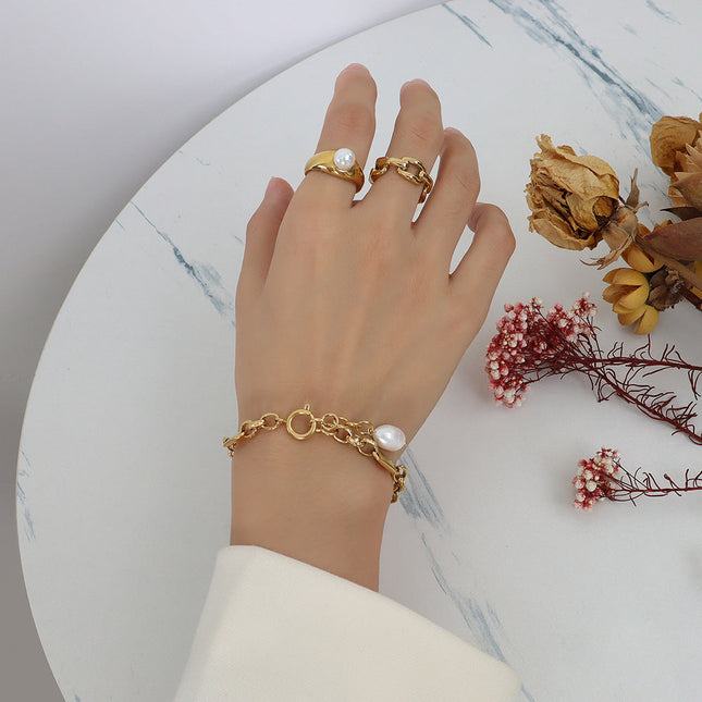 Marka French Niche Retro Design Sense Personality Versatile Hand Ornament Titanium Steel Plated 18K Gold Freshwater Pearl Bracelet Women