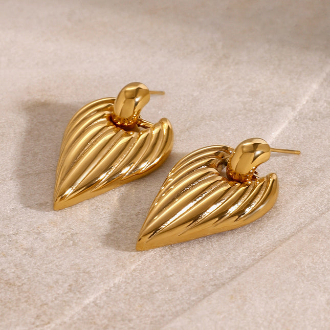 Jieding European and American stainless steel love earrings high-end ins stud earrings 18k gold-plated earrings titanium steel jewelry cross-border