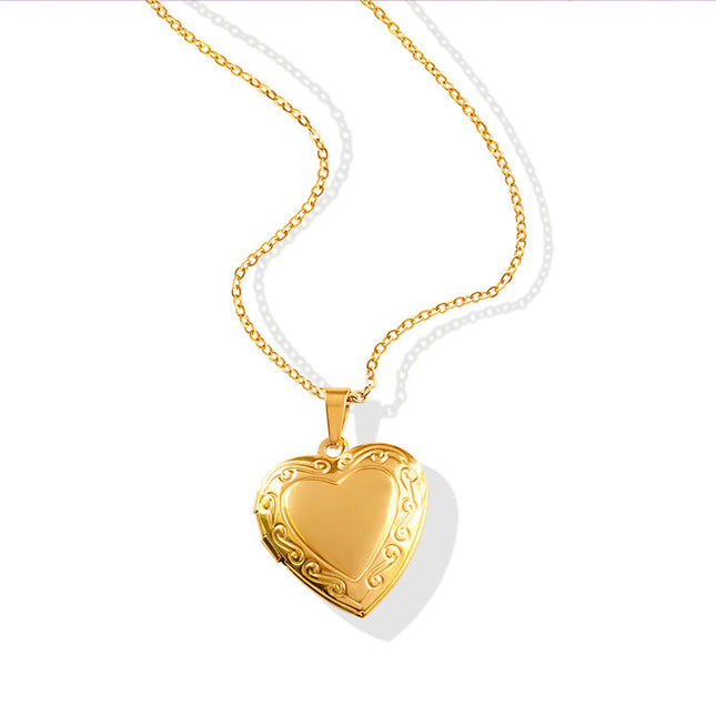 French unisex retro temperament niche design flap heart pendant necklace plated 18K gold heart clavicle chain
