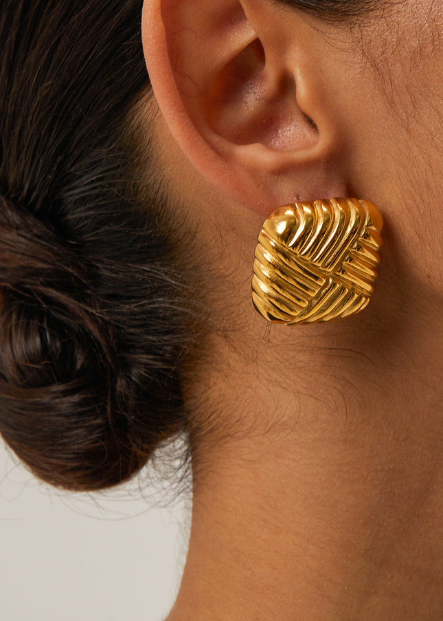 Jieding European and American gold titanium steel stud earrings do not fade earrings, women's light luxury, high-end earrings, stainless steel jewelry cross-border