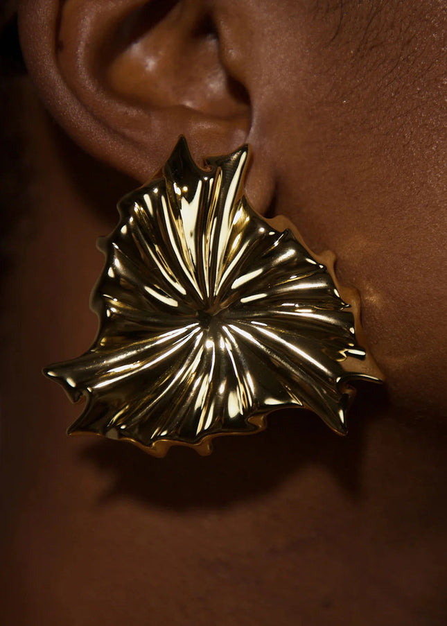 Jieding European and American stainless steel stud earrings, light luxury, high-end ear jewelry, non-fading, titanium steel earrings, cross-border earrings