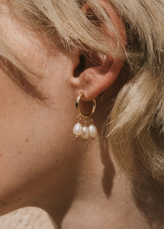 Jieding European and American stainless steel pearl earrings high-end ins European and American jewelry titanium steel stud earrings gold hoop earrings