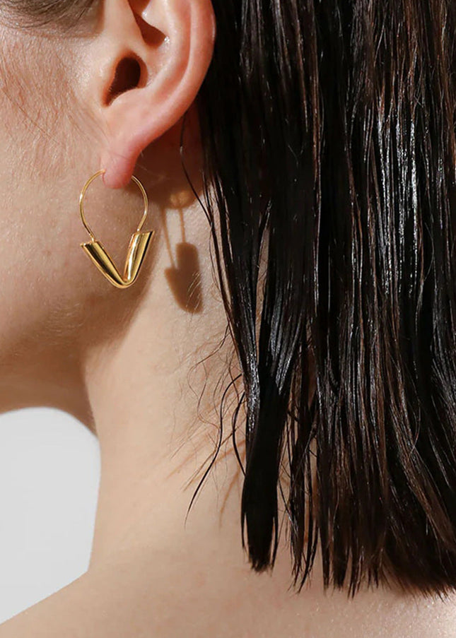 Jieding European and American stainless steel plated 18k gold geometric hollow earrings design sense niche earrings high-end jewelry women