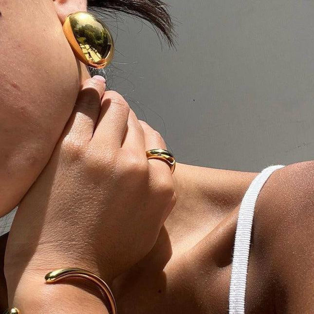 Jieding European and American geometric titanium steel stud earrings, women's light luxury, high-end earrings, non-fading, jewelry, stainless steel cross-border