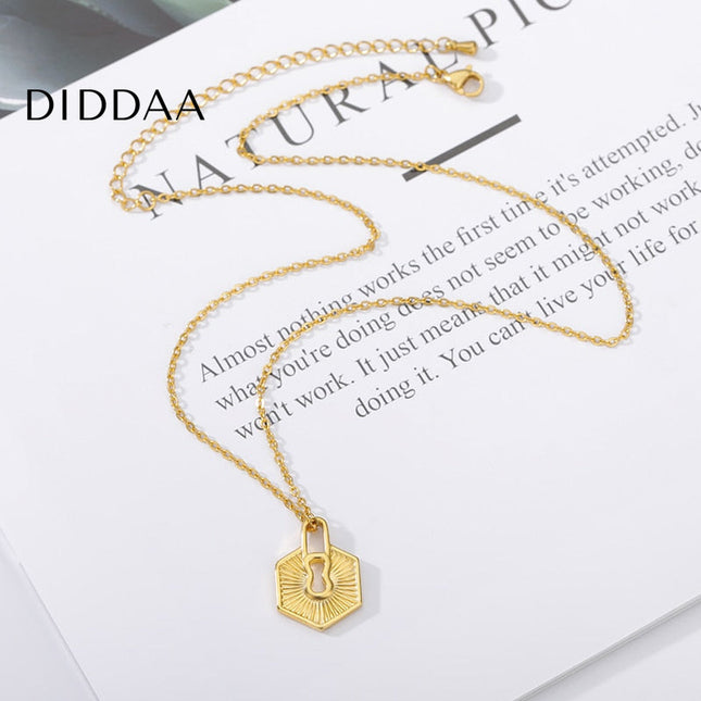 Lockhart Pendent Necklace | Gold Locket Chain - Gold - Necklaces