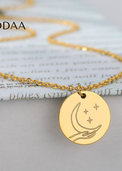 Choisir Pendant Necklace | Gold Moon Chain - Necklaces